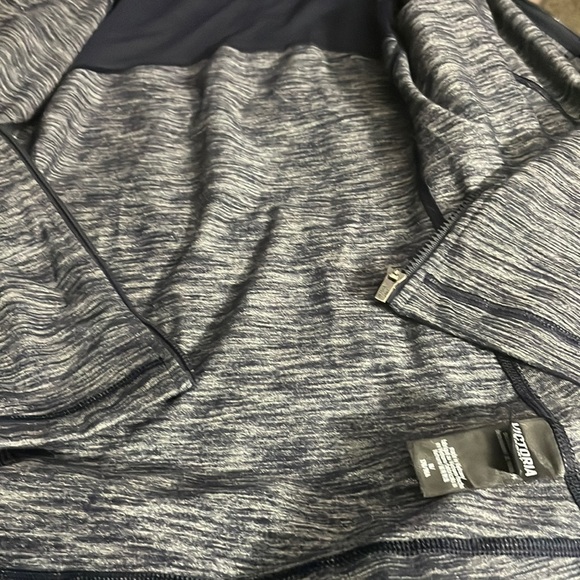 VS Sport Jacket Zip w Thumb Holes Size M Zip pockets - Picture 9 of 14